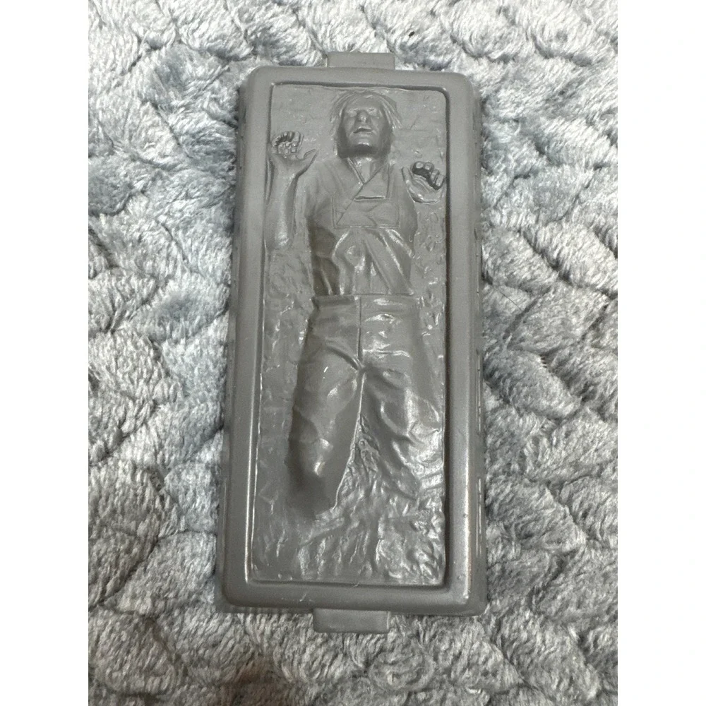 Star Wars Han Solo in Carbonite Action Figure Accessory Grey Slab 3.5 Inch - Picture 1 of 4